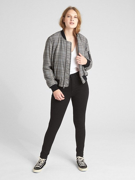 Sporty fall jacket trends featured in Shawn Johnson East’s original article